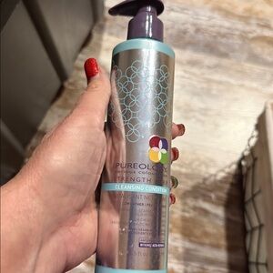 Brand new Pureology cleansing condition 8.5 fl oz

Old stock